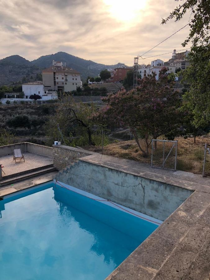 El Tossalet, Gran Piscina Junto Al Pueblo * Sella
