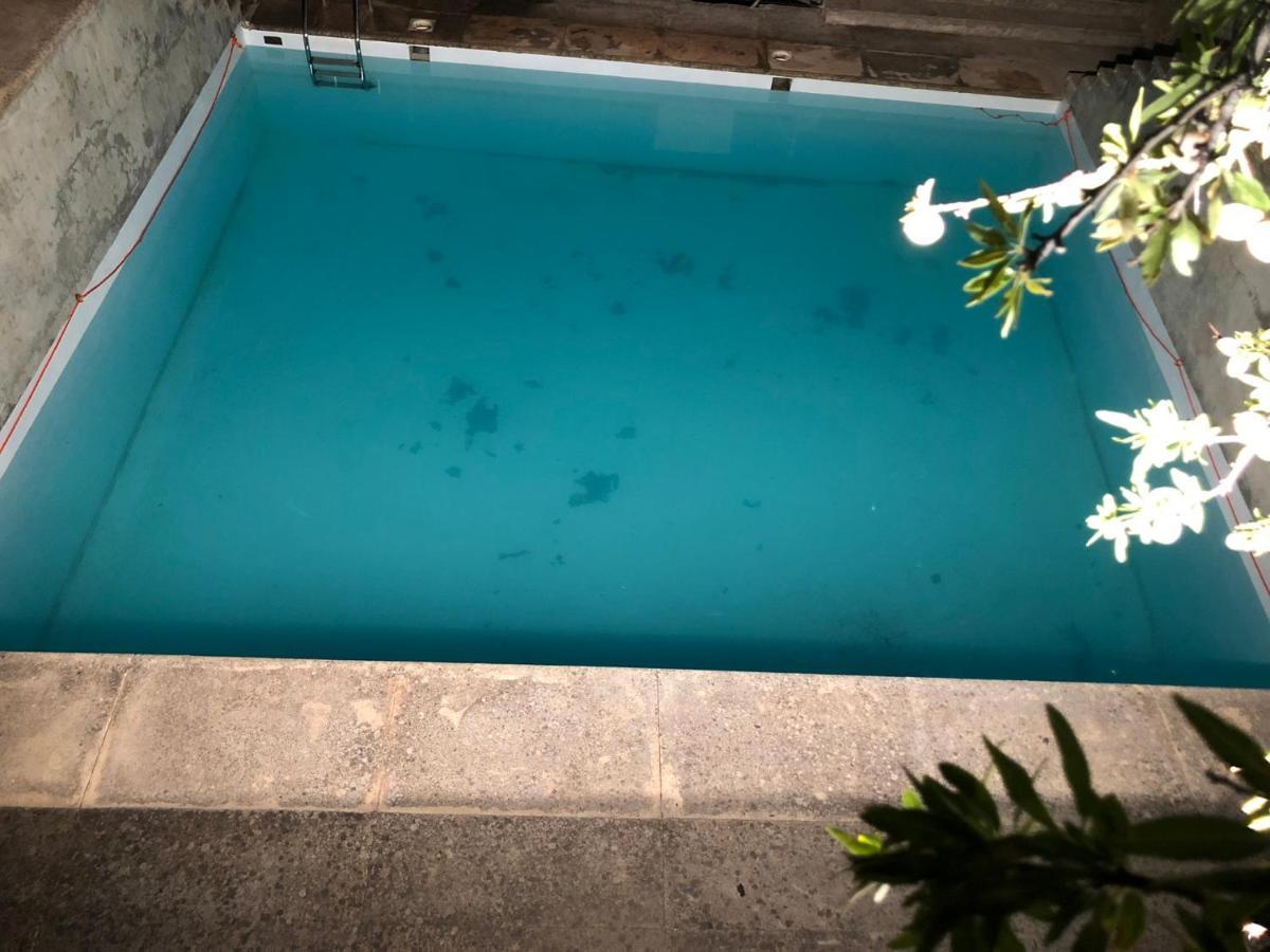 El Tossalet, Gran Piscina Junto Al Pueblo